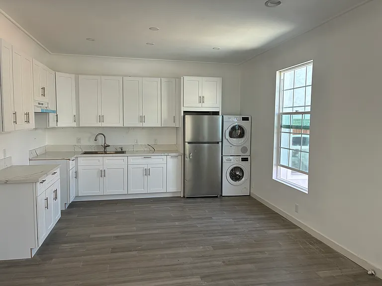 3223A E Colorado Blvd — Photo 8