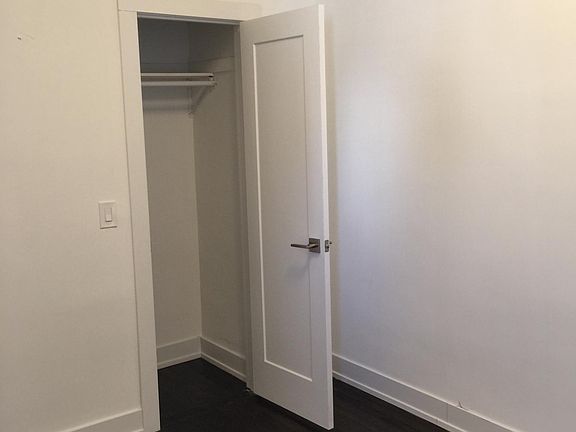 4th image of 2344 W Thomas St APT 1R