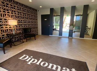 2454 E Palm Canyon Dr APT 1B, Palm Springs, CA 92264