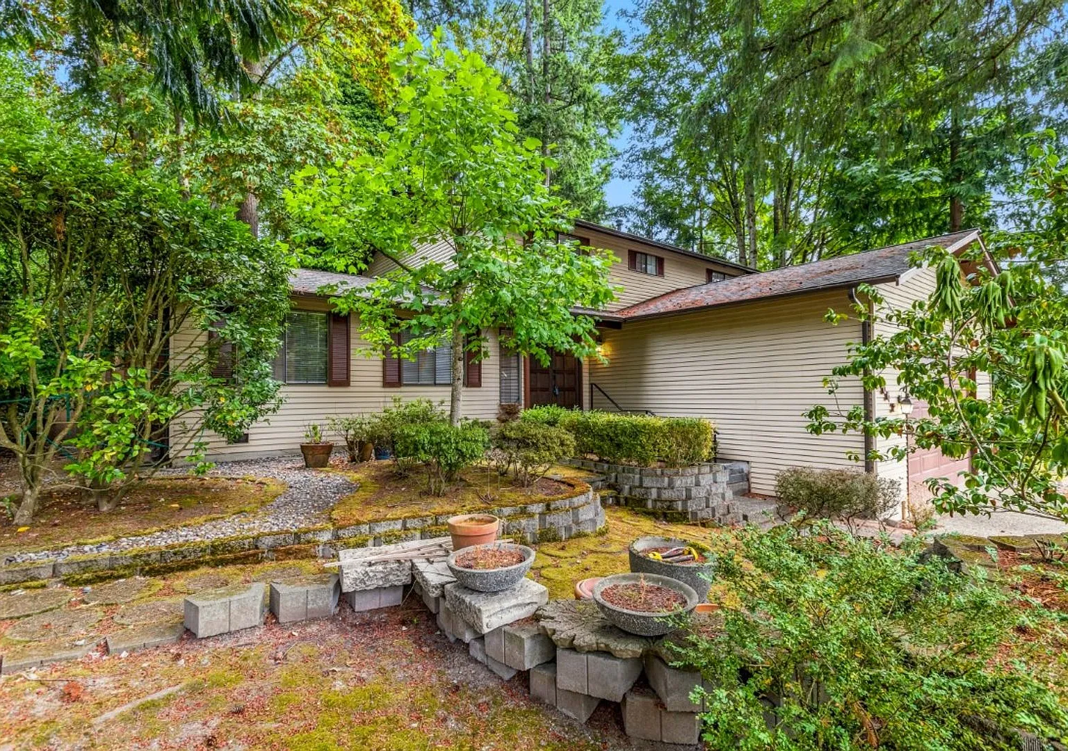 4Bd/2.5Ba Bothell Home — Photo 2