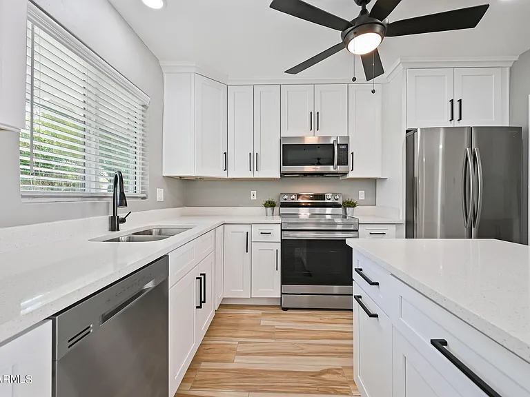 1226 W Rancho Dr — Photo 14