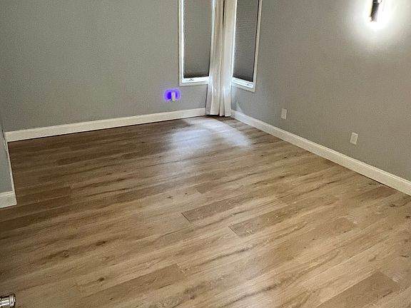 5th image of 940 Linden Rd Unit 20