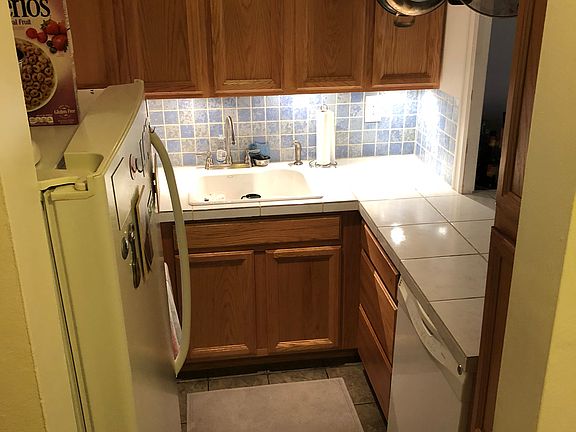 2nd image of 465-73 Valley St #6D