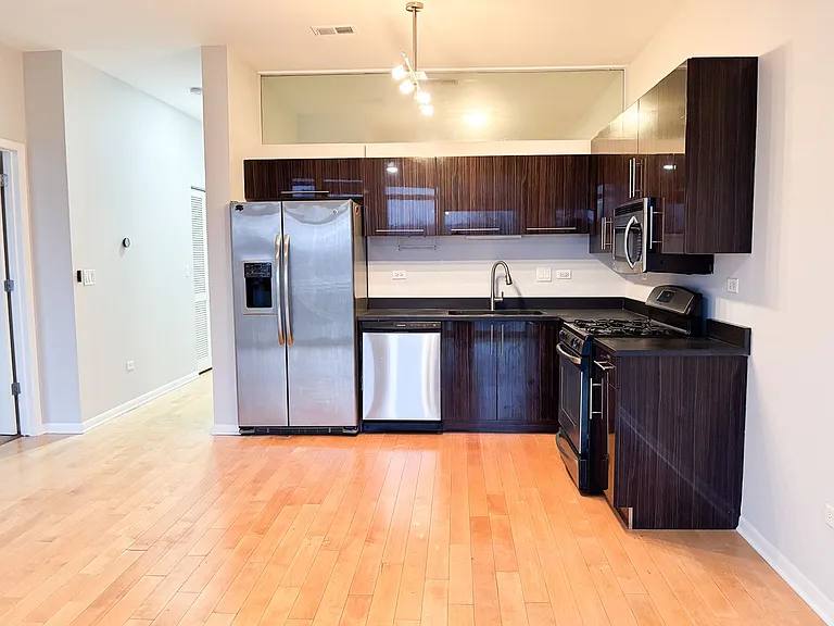 2666 N Halsted — Photo 4