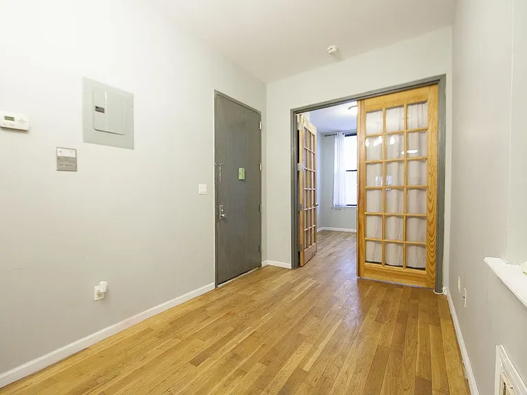 180 Jefferson St #2R — Photo 5