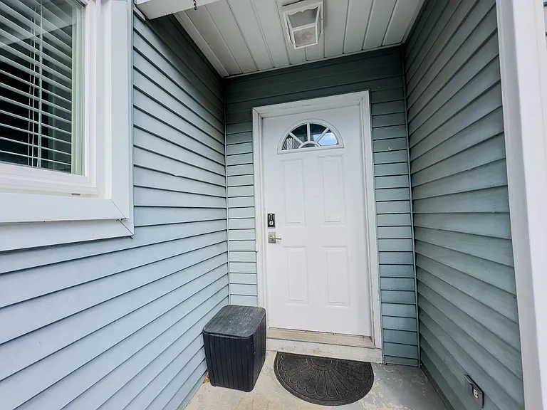 6104 Red Oak Dr #3 — Photo 3
