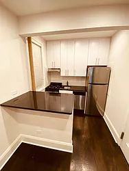 Rented by Metropolis Real Estate of Manhattan