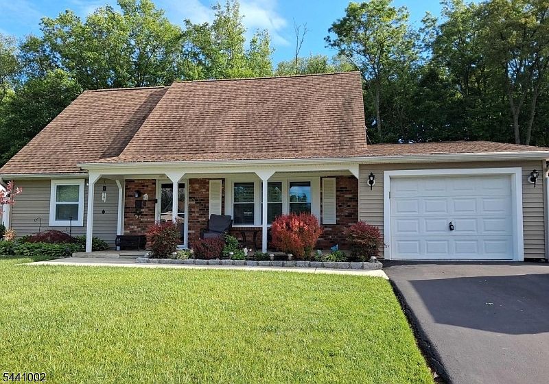 1st image of 41 Evergreen Dr