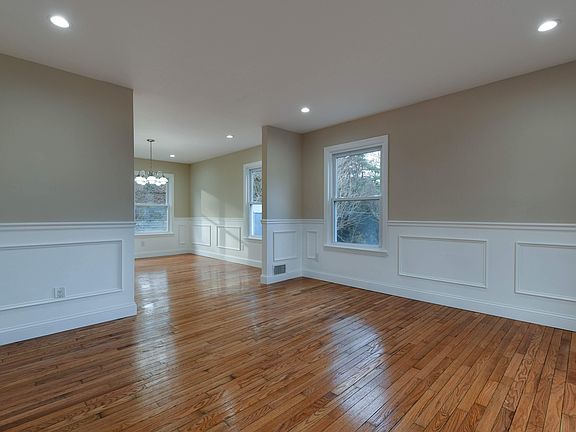 4th image of 18 Gregg Ln