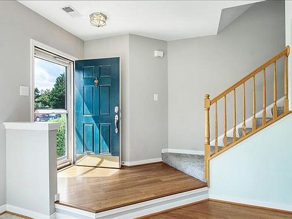 5th image of 9808 Magnolia Pointe Cir