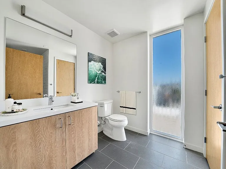 6762 Hawthorn Ave — Photo 14
