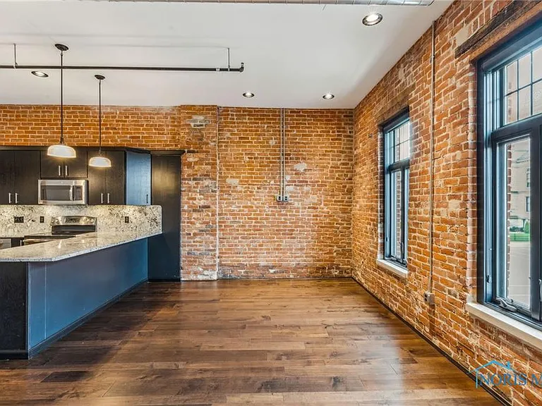 235 S Main St #1/2 — Photo 17