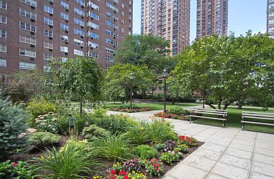 3rd image of 345 W 58th St APT 11M
