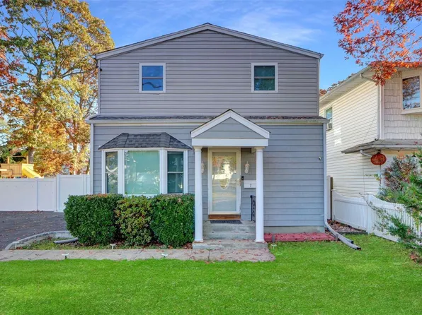 7 Newkirt Avenue, West Babylon, NY 11704