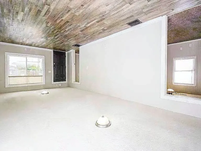 2616 Eastern Ave — Photo 4