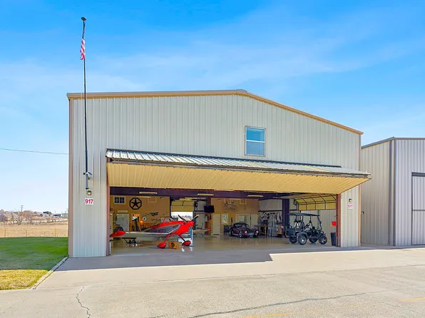 917 Aviator Dr, Fort Worth, TX 76179