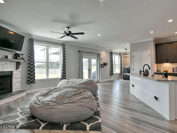 5th image of 5816 Chester Ln