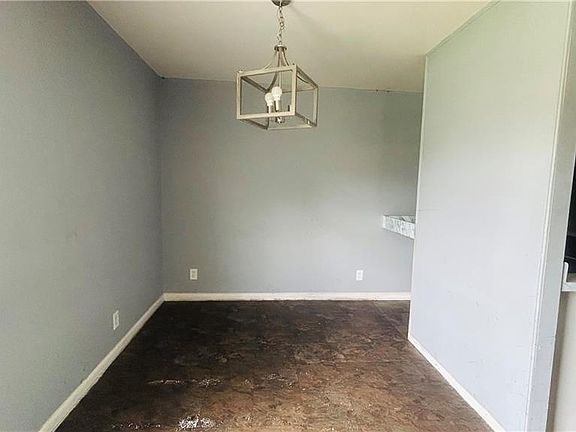 2nd image of 341 Appletree Ln