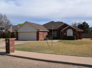 1406 10th St, Shallowater, TX 79363