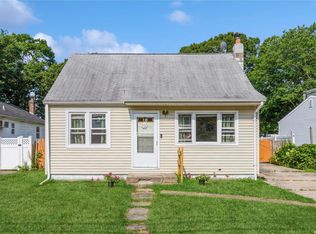 174 Hounslow Rd, Shirley, NY 11967