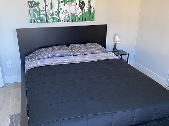 5th image of 6836 Gentry Ave #4