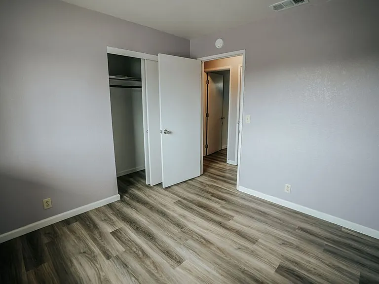 2613 Spring St — Photo 15