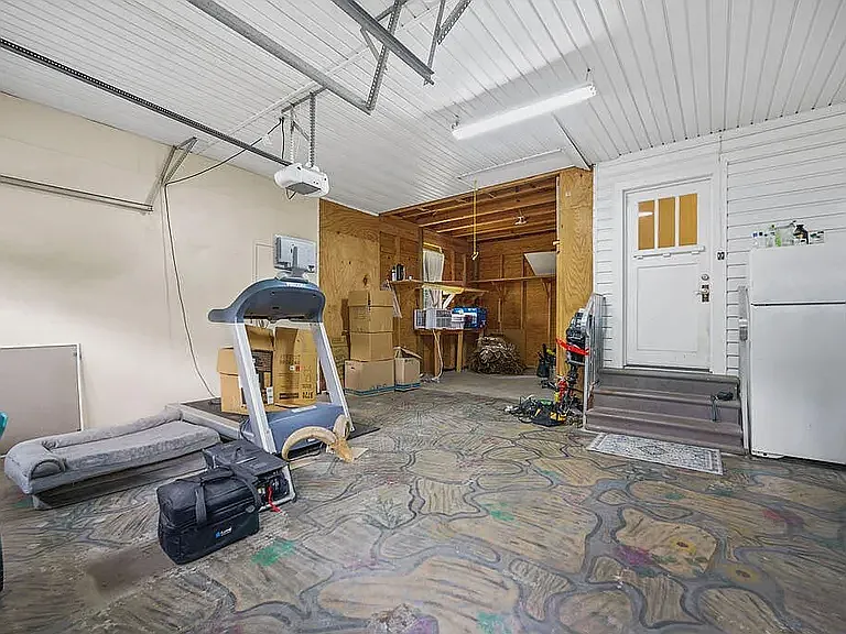 302 S Royal St — Photo 13