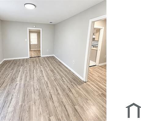 3rd image of 697 Woody Dr