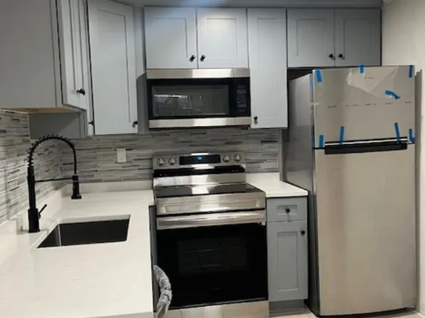 9207 Douglas St APT 215, Manassas, VA 20110