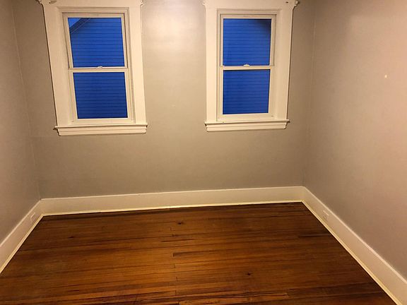 4th image of 1039 Courtney St NW