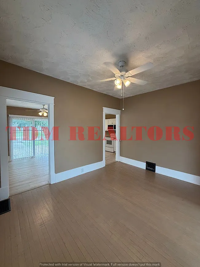 3 bed, 1.5 bath, $1,250 — Photo 3
