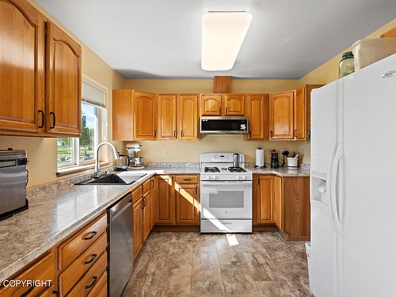 3rd image of 1210 S Rebecca Dr