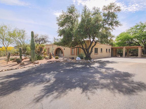 3rd image of 1540 N Plaza De Lirios