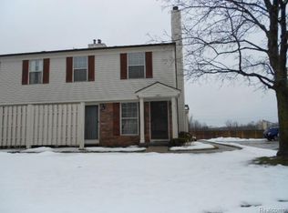 1612 Wimbledon Dr #1, Walled Lake, MI 48390