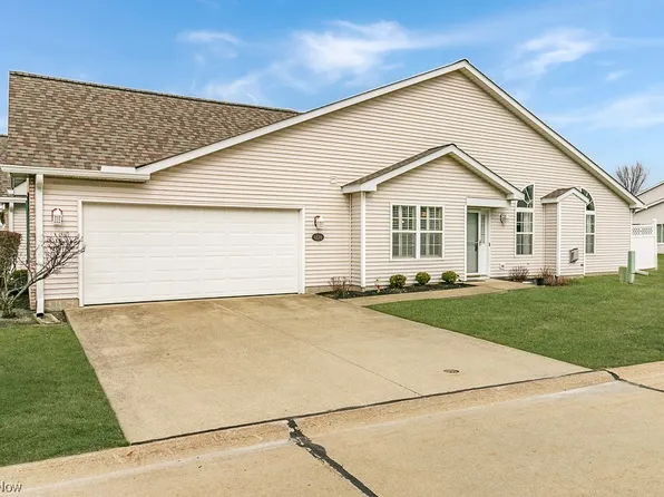 1276 Hidden Harbor Dr, Painesville, OH 44077