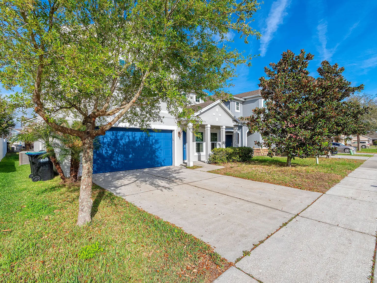 4 bed, 2.5 bath, 2421 sqft, $2,600 — Photo 2