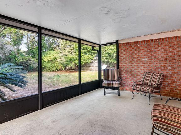 2nd image of 5824 Pebble Ridge Dr