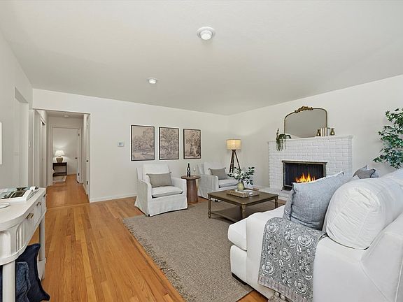 4th image of 2410 Mendota Way NE