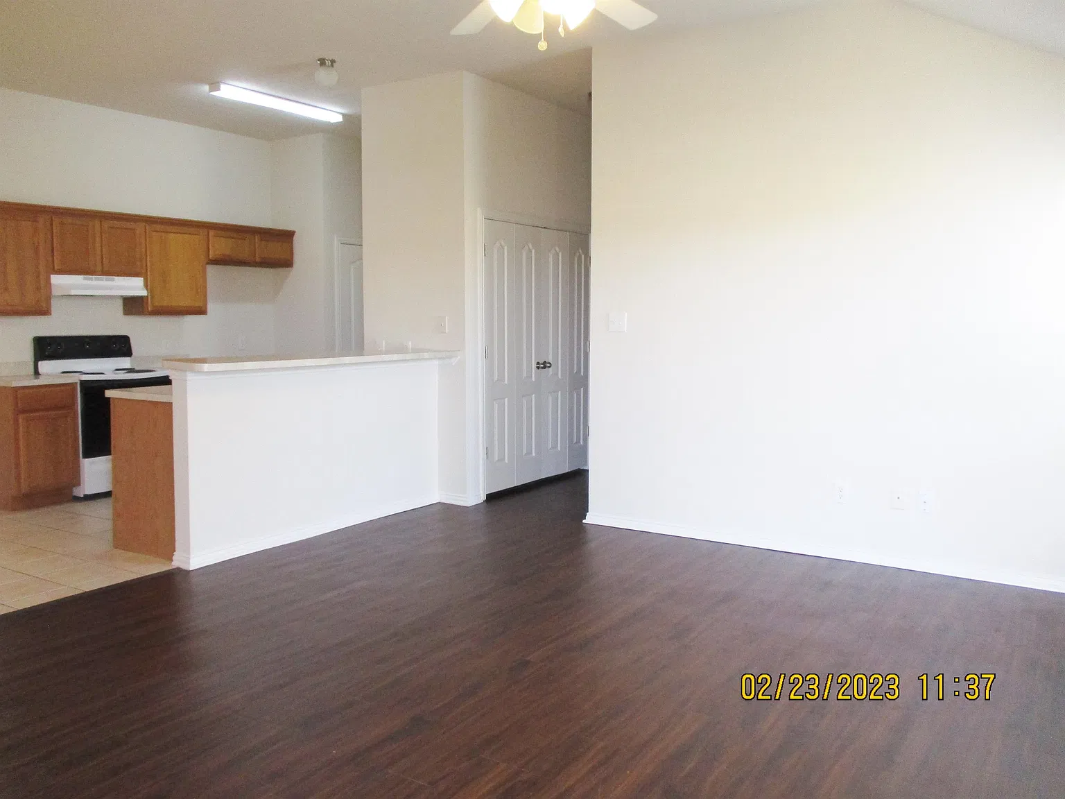 James 2922-24 - 2922 — Photo 3
