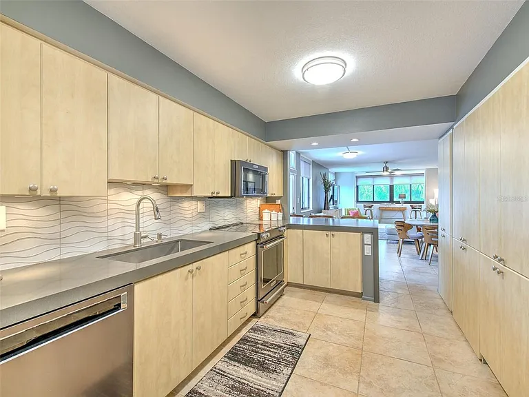 741 Bayport Way — Photo 8