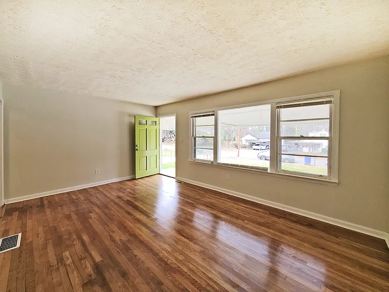 3018 Grand Ave SW — Photo 4