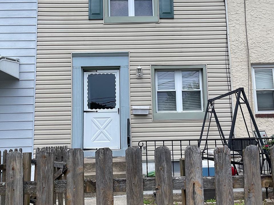 2nd image of 11 Windsor Ln