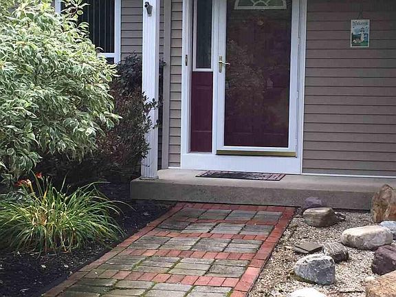 2nd image of 26 Larkspur Dr
