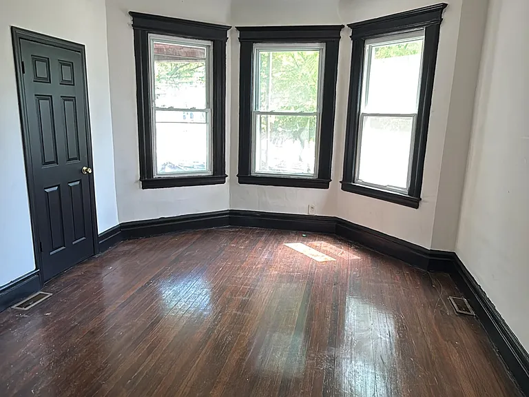 43 Treacy Ave #A — Photo 7