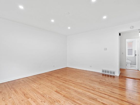 5th image of 4864 Carol St #B