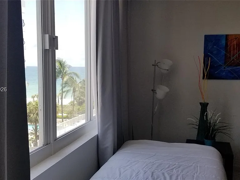5401 Collins Ave #311 — Photo 18