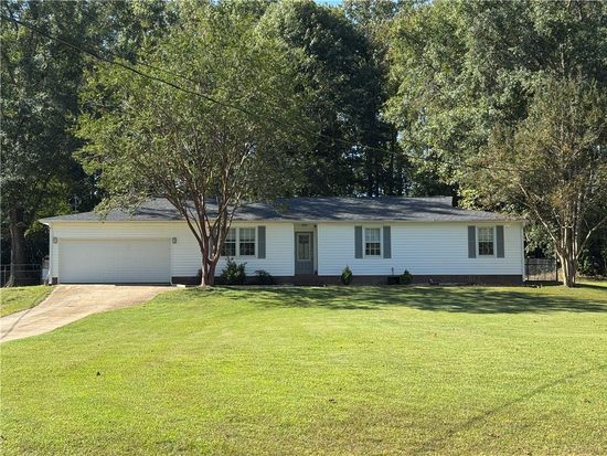 242 Redwood Dr, Easley, SC 29642