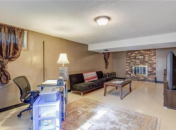 4th image of 2115 N 73rd Ter