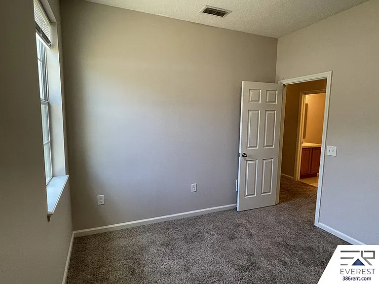2 Roxboro Dr — Photo 40