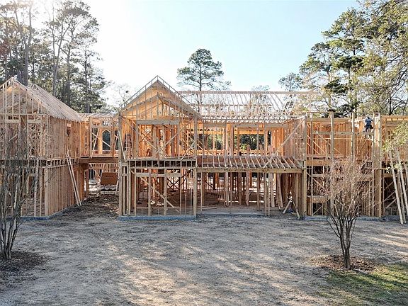 2nd image of 835 Merridel Rd